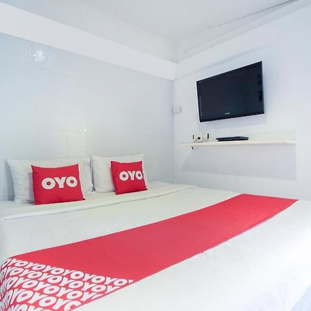 Oyo 1054 Phuket Backpacker Hostel Exterior foto