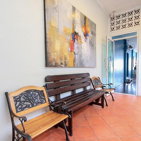 Oyo 1054 Phuket Backpacker Hostel Exterior foto