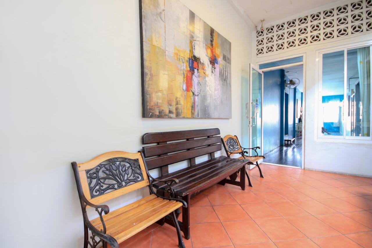 Oyo 1054 Phuket Backpacker Hostel Exterior foto
