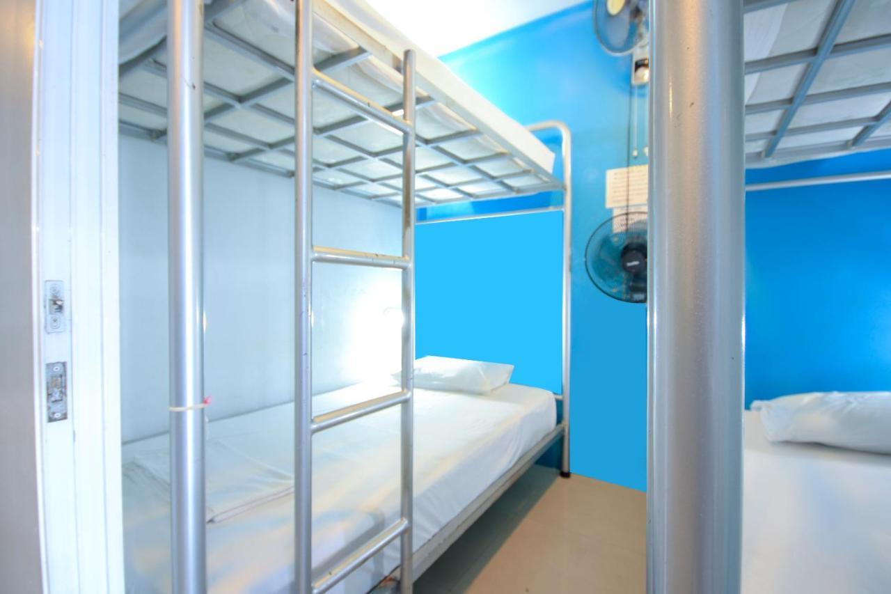 Oyo 1054 Phuket Backpacker Hostel Exterior foto