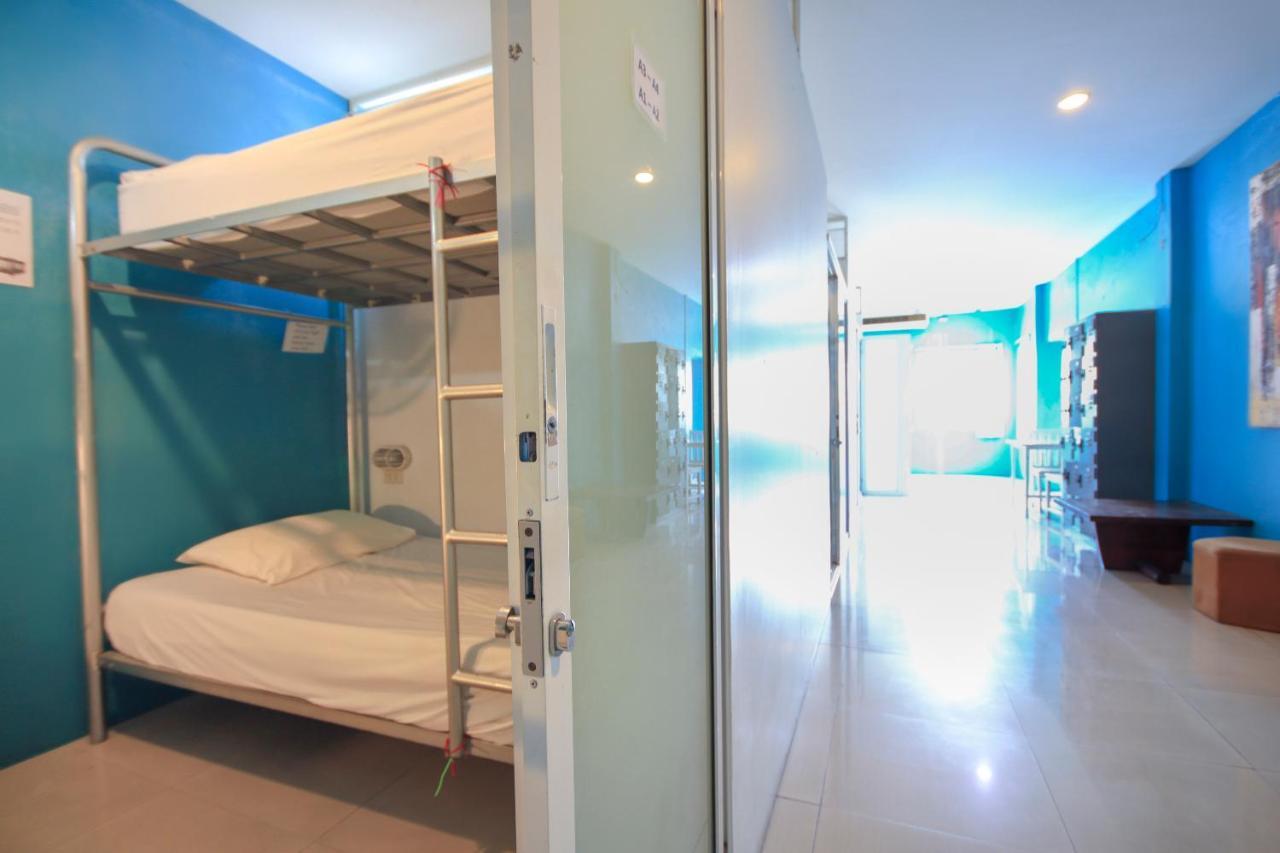 Oyo 1054 Phuket Backpacker Hostel Exterior foto