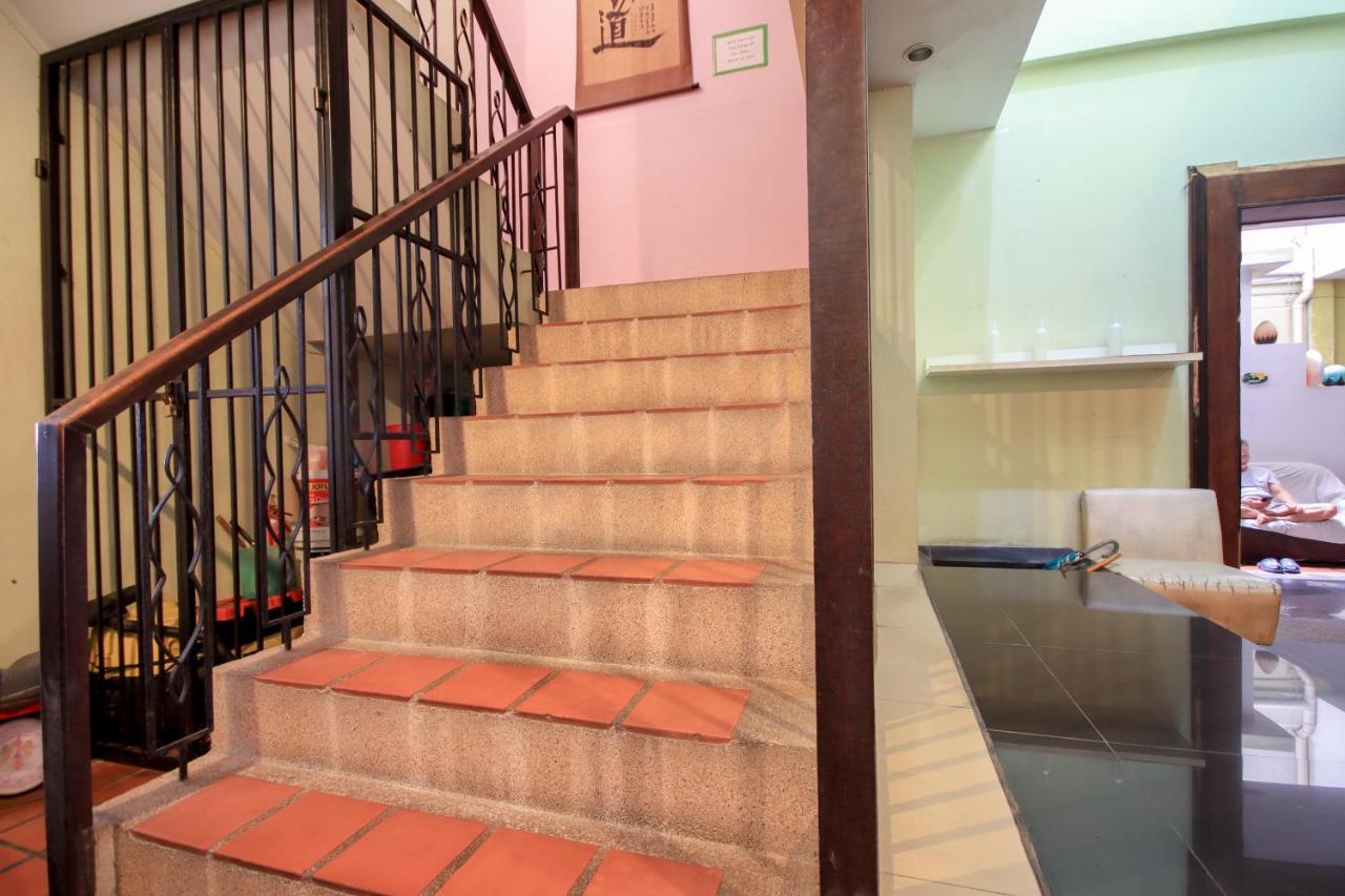 Oyo 1054 Phuket Backpacker Hostel Exterior foto