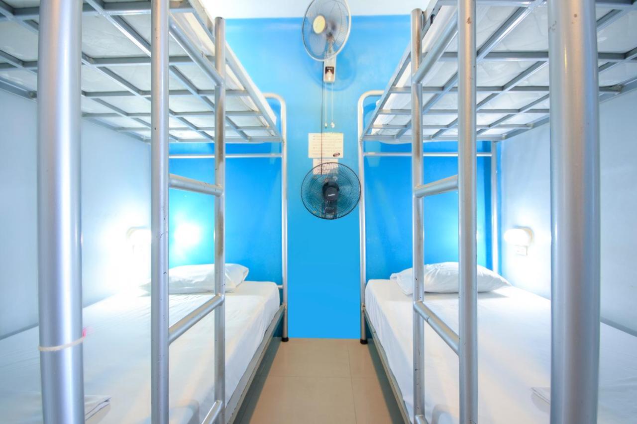Oyo 1054 Phuket Backpacker Hostel Exterior foto