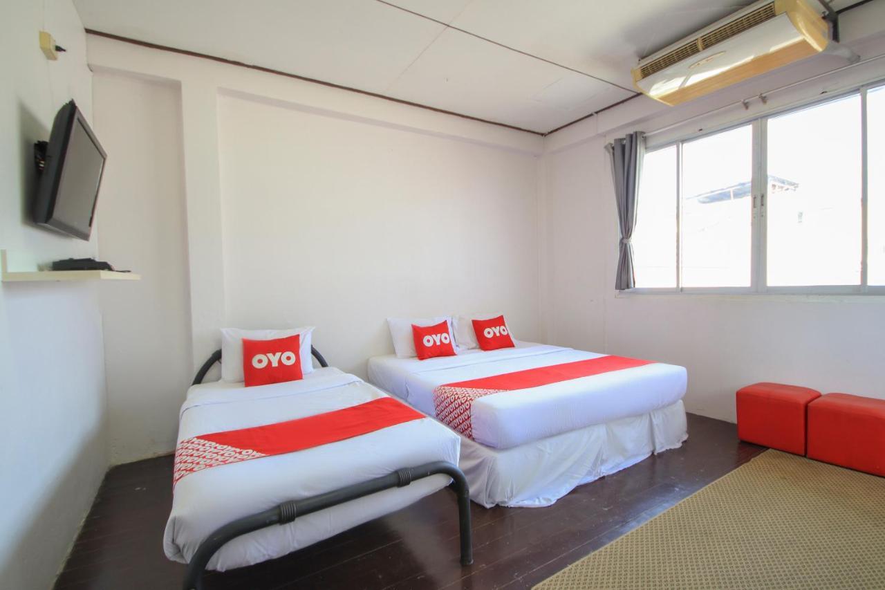 Oyo 1054 Phuket Backpacker Hostel Exterior foto