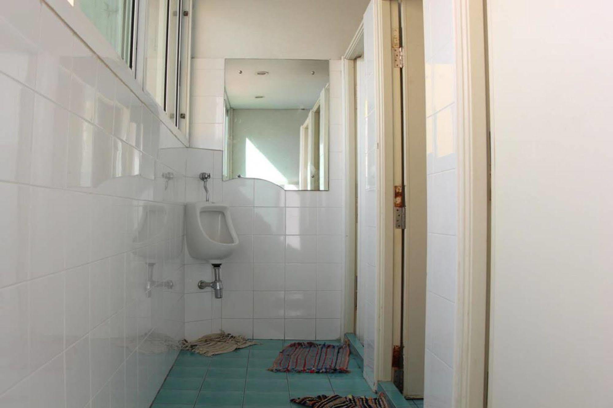 Oyo 1054 Phuket Backpacker Hostel Exterior foto