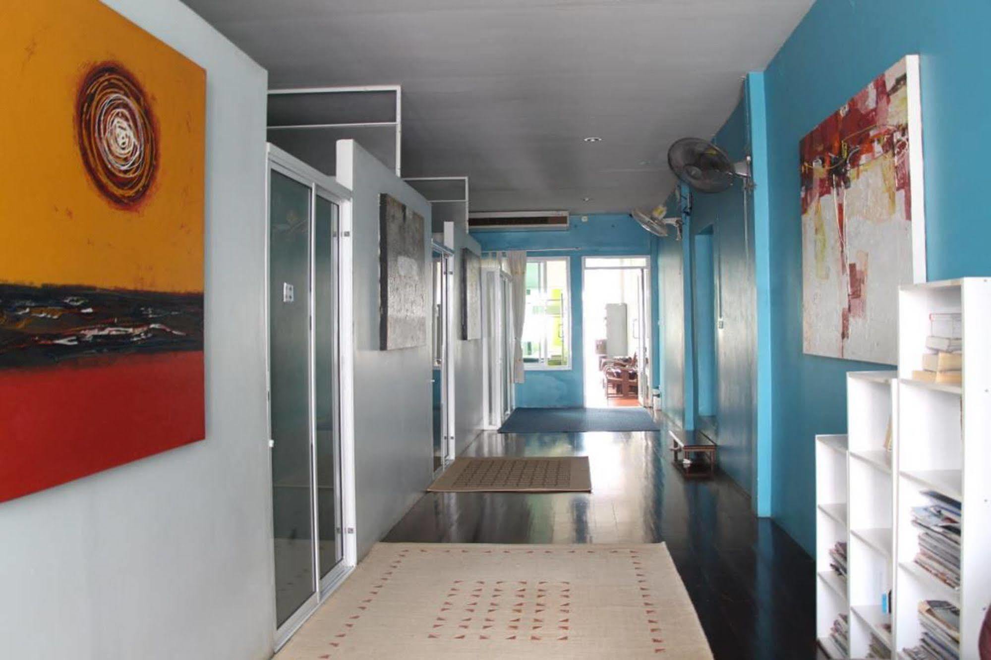 Oyo 1054 Phuket Backpacker Hostel Exterior foto