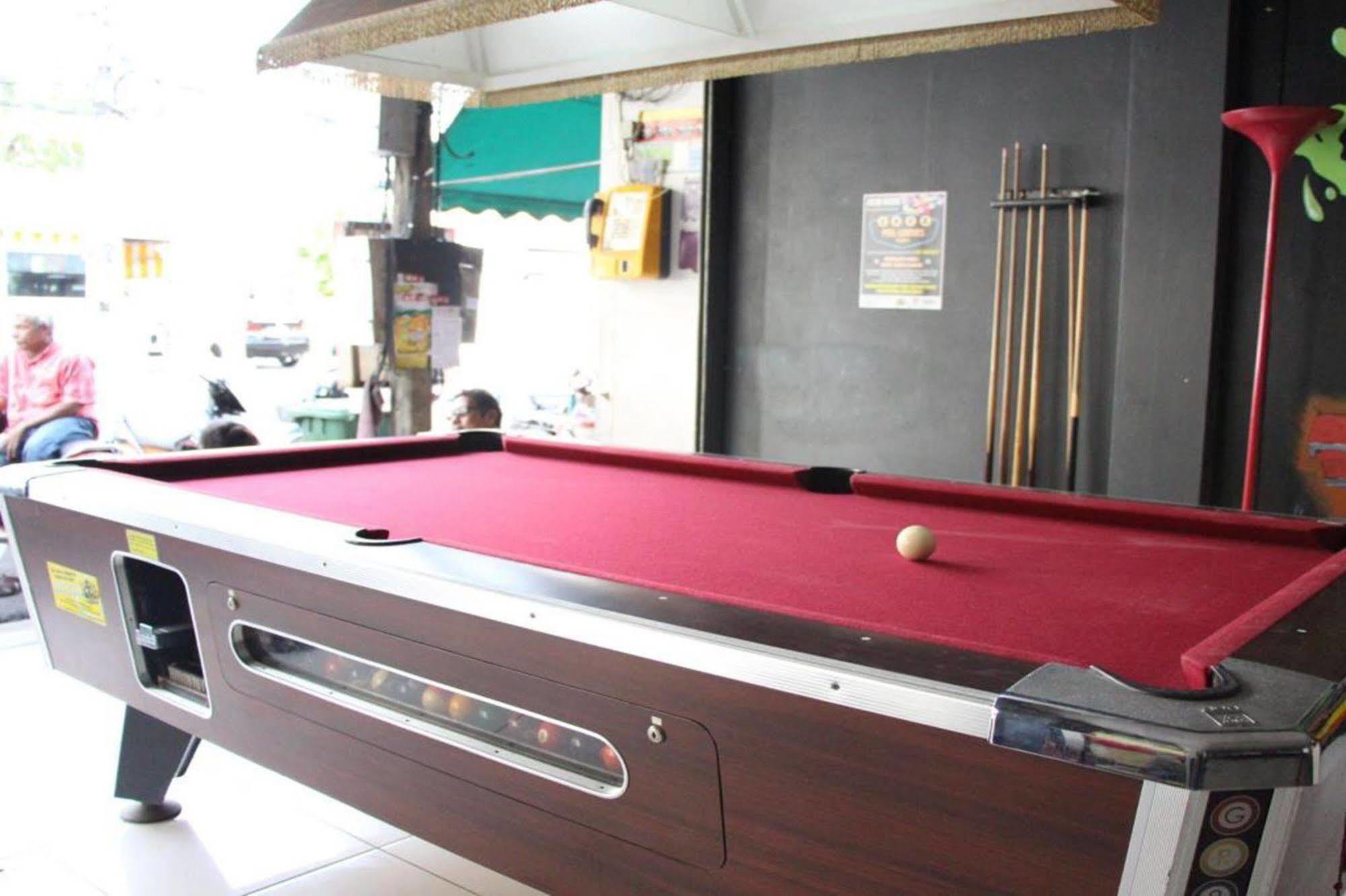 Oyo 1054 Phuket Backpacker Hostel Exterior foto